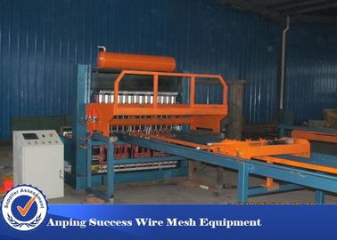 Cina 60 Kali / Min Tiga Mesin Pembuatan Wire Mesh Untuk Perabotan Unggas Stabil pemasok