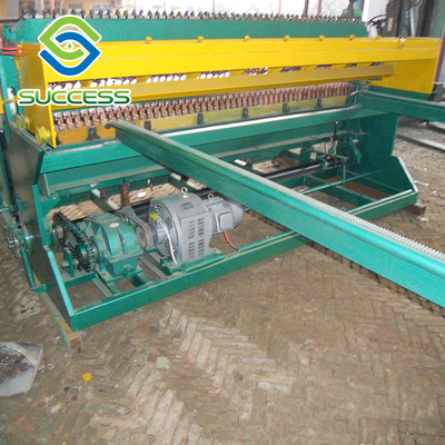 CINA 2m High Speed Putih dicat Mesin Wire Mesh Baja pemasok