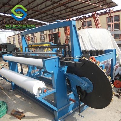CINA Lebar jaring 2300-4300mm Mesin tenun kawat kawat bergerigi 7.5kw Daya pemasok