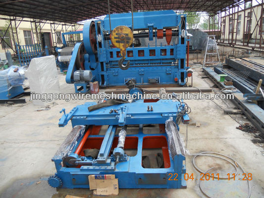 CINA Mesin Pembuat Logam Expanded Galvanis yang Disesuaikan dengan Kinerja dan Desain Kustom untuk Industri dan Desain Kustom pemasok